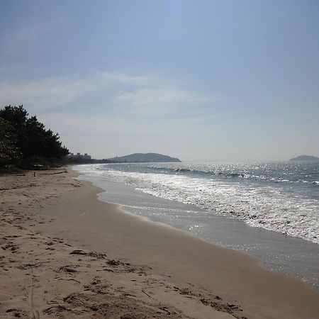 Apto E Suites Praia Do Itapocoroi Penha  Eksteriør billede