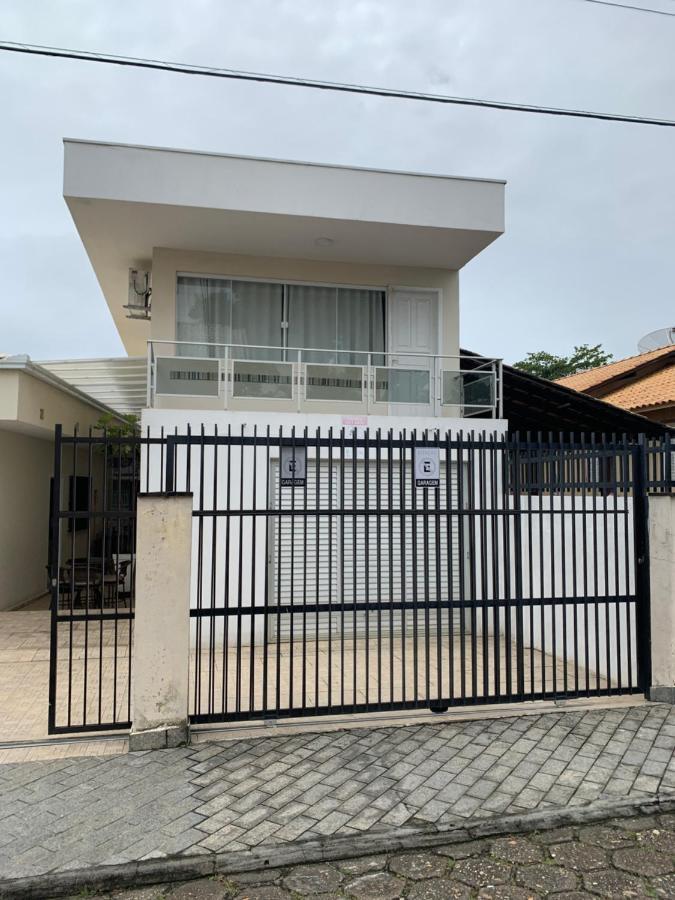Apto E Suites Praia Do Itapocoroi Penha  Eksteriør billede