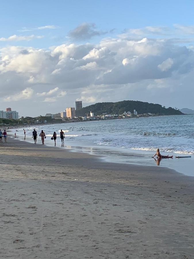 Apto E Suites Praia Do Itapocoroi Penha  Eksteriør billede